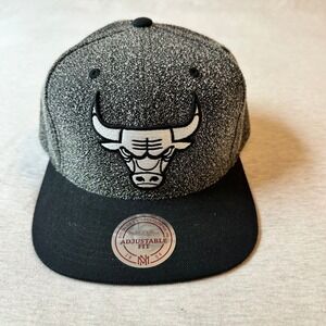 Mitchell & Ness Chicago Bulls Snapback Hat Black‎ Gray Salt and Pepper NBA Cap